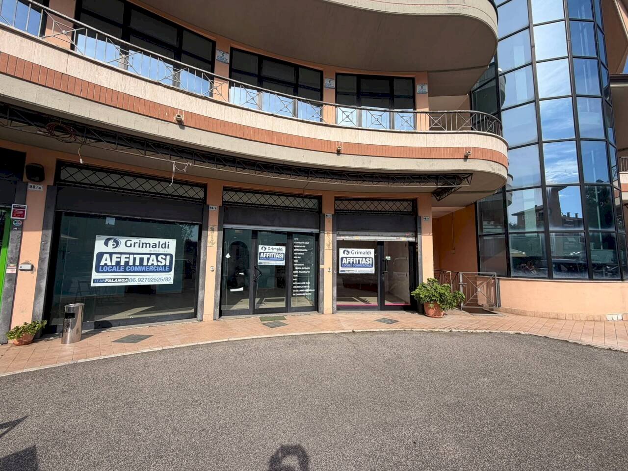 2 - Shopping Center Via Aldo Moro 98, Aprilia - photo 3
