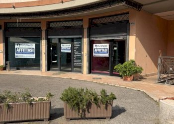 20 - Shopping Center Via Aldo Moro 98, Aprilia - photo 1