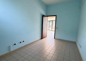 16 - Shopping Center Via Aldo Moro 98, Aprilia - photo 19
