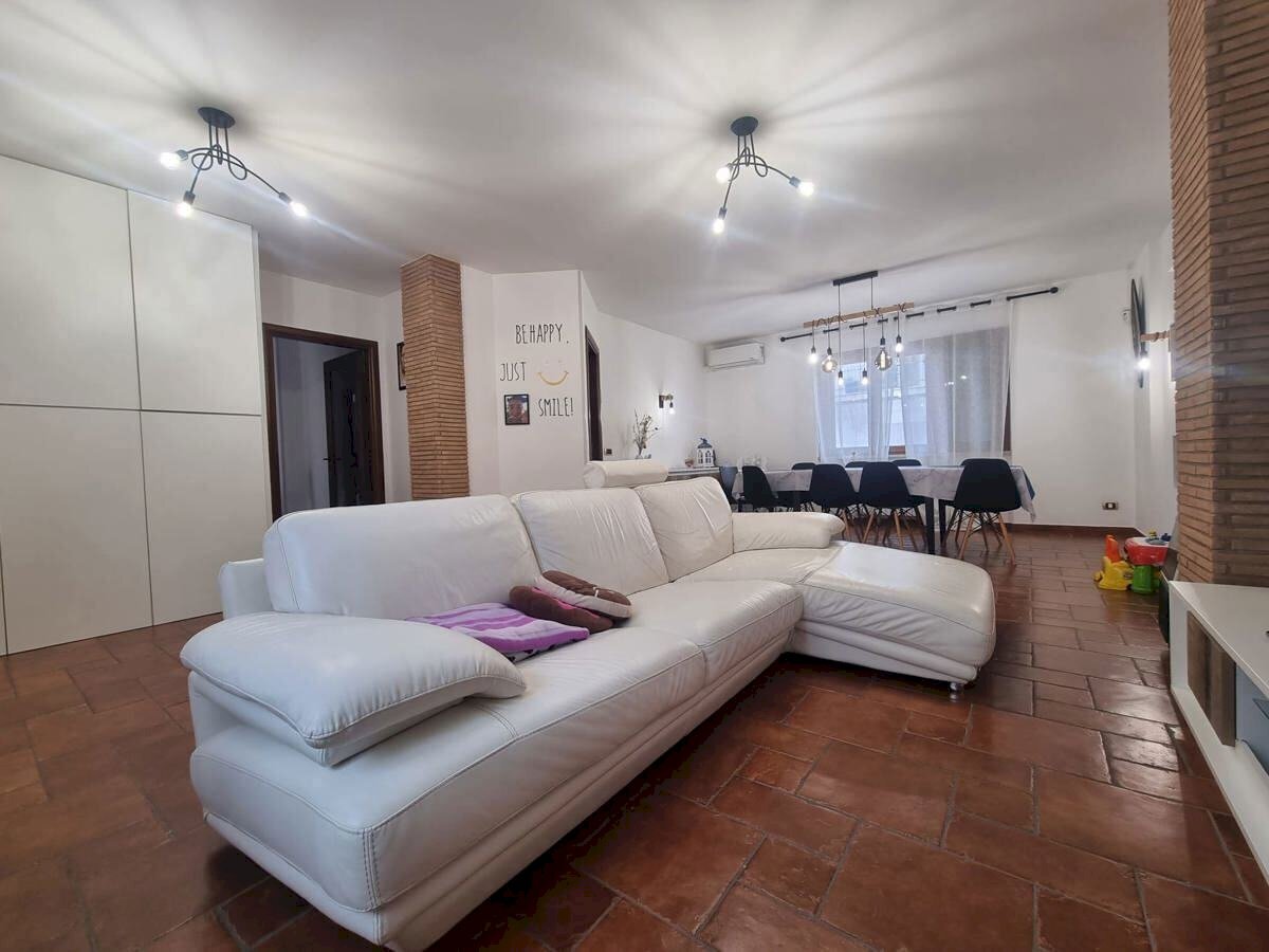 39.jpg - Porzione di casa VIA IPPOLITO NIEVO 5, Aprilia - foto 3