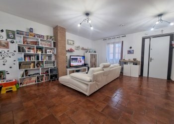 41.jpg - Portion of a house VIA IPPOLITO NIEVO 5, Aprilia - photo 2
