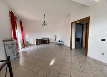 1.jpg - Three-room apartment VIA Brembo 61, Aprilia - photo 17