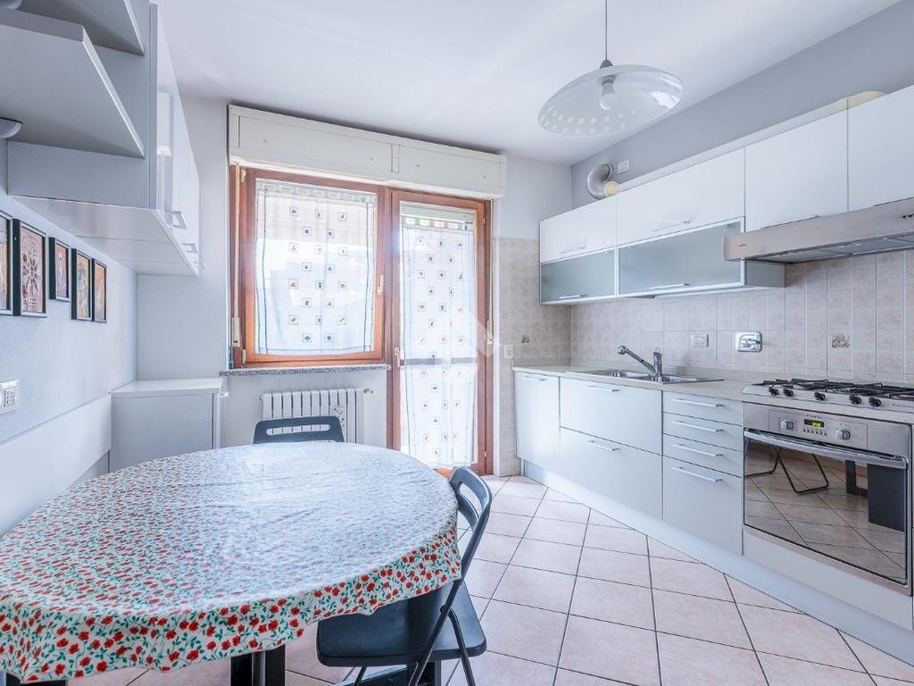 Appartamento Via S. Lorenzo, Ivrea - foto 1