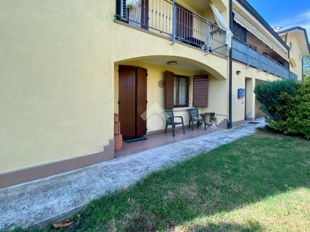 Four-room apartment Via cantone, Reggiolo - photo 1