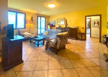 Four-room apartment Via cantone, Reggiolo - photo 5