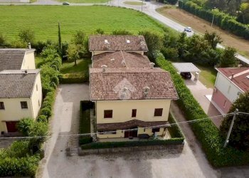 Four-room apartment Via cantone, Reggiolo - photo 30