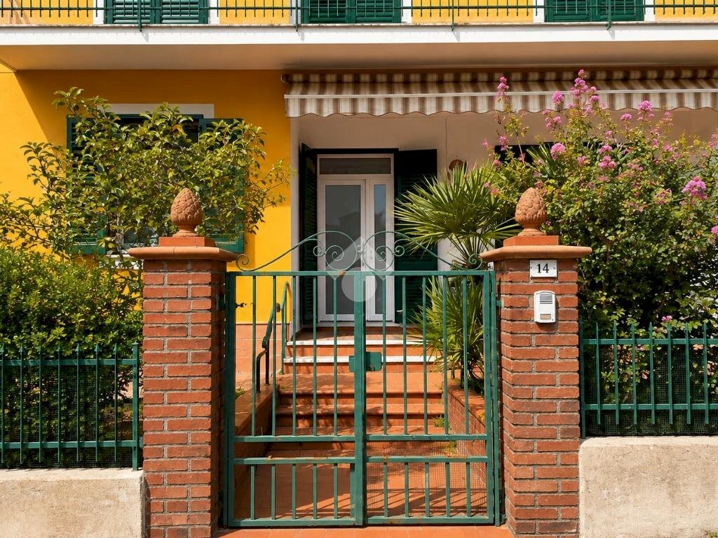 Four-room apartment Piazza Giacomo Mateotti, Santo Stefano di Magra - photo 1