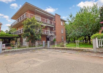 Three-family Villa Via Aleardo Aleardi, Reggio nell'Emilia - photo 2