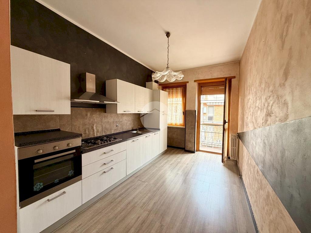 Three-room apartment Via Giosuè Borsi, Torino (neighborhood Lucento) - photo 1