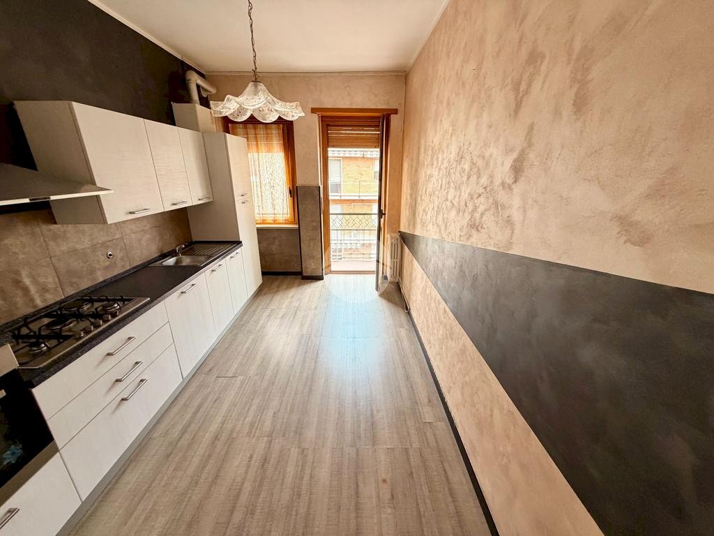 Three-room apartment Via Giosuè Borsi, Torino (neighborhood Lucento) - photo 3
