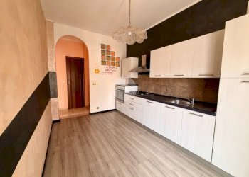 Three-room apartment Via Giosuè Borsi, Torino (neighborhood Lucento) - photo 4