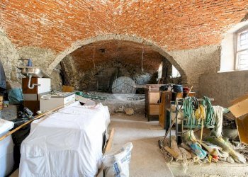 Warehouse Via IV Novembre, Chiusavecchia - photo 4