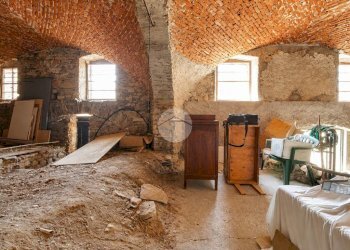 Warehouse Via IV Novembre, Chiusavecchia - photo 6