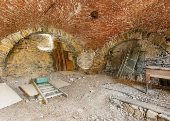 Warehouse Via IV Novembre, Chiusavecchia - photo 10