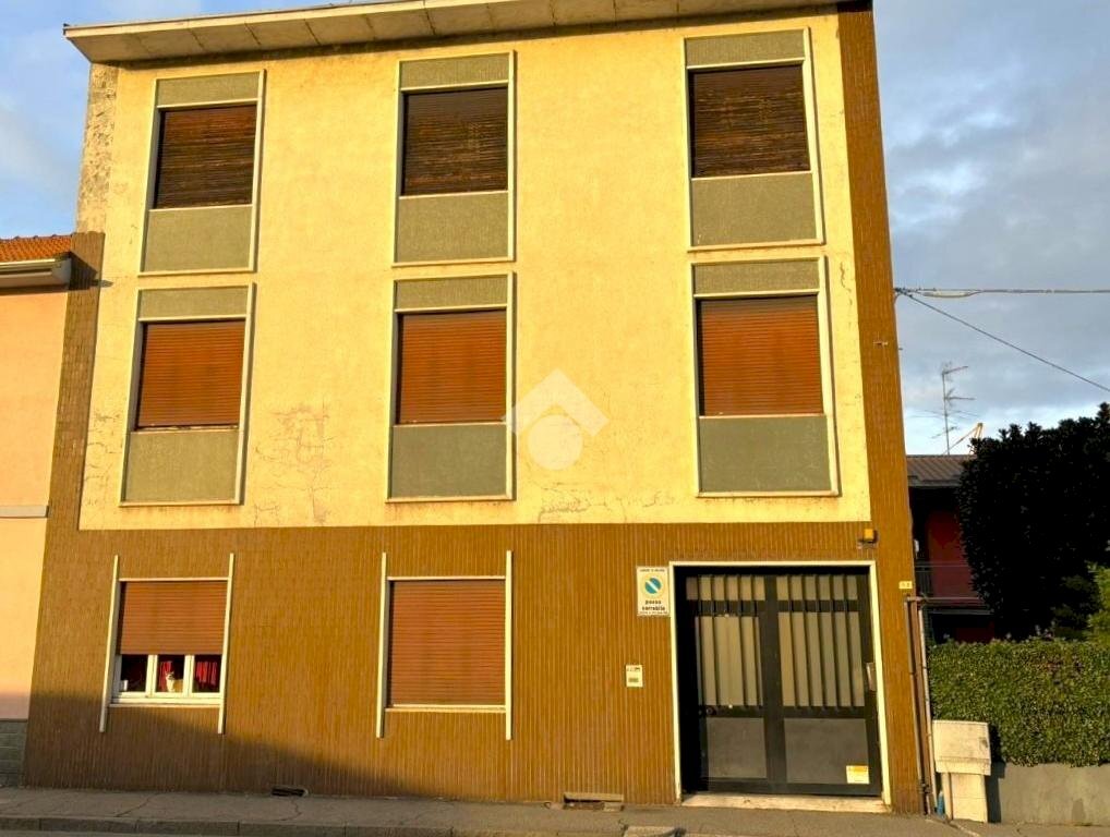Three-family Villa Corso Milano, Novara - photo 2