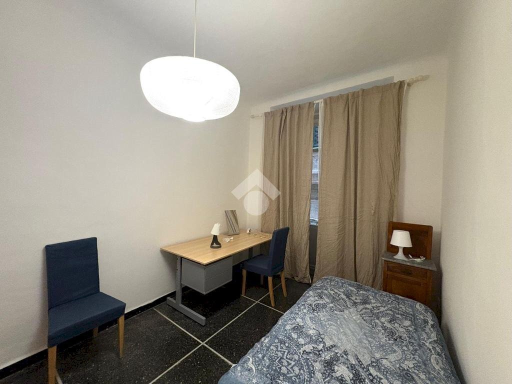 Four-room apartment Via di S. Bernardo, Genova (neighborhood Centro Storico) - photo 3