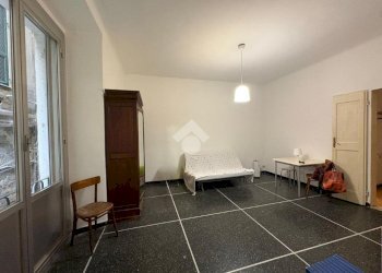 Four-room apartment Via di S. Bernardo, Genova (neighborhood Centro Storico) - photo 5