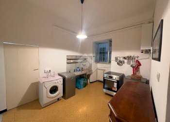 Four-room apartment Via di S. Bernardo, Genova (neighborhood Centro Storico) - photo 6