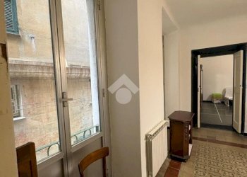 Four-room apartment Via di S. Bernardo, Genova (neighborhood Centro Storico) - photo 10