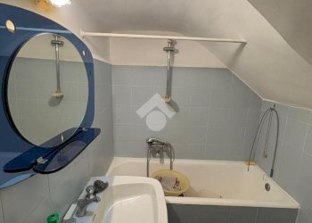 Four-room apartment Via di S. Bernardo, Genova (neighborhood Centro Storico) - photo 12
