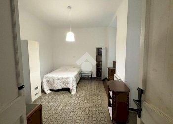 Four-room apartment Via di S. Bernardo, Genova (neighborhood Centro Storico) - photo 15