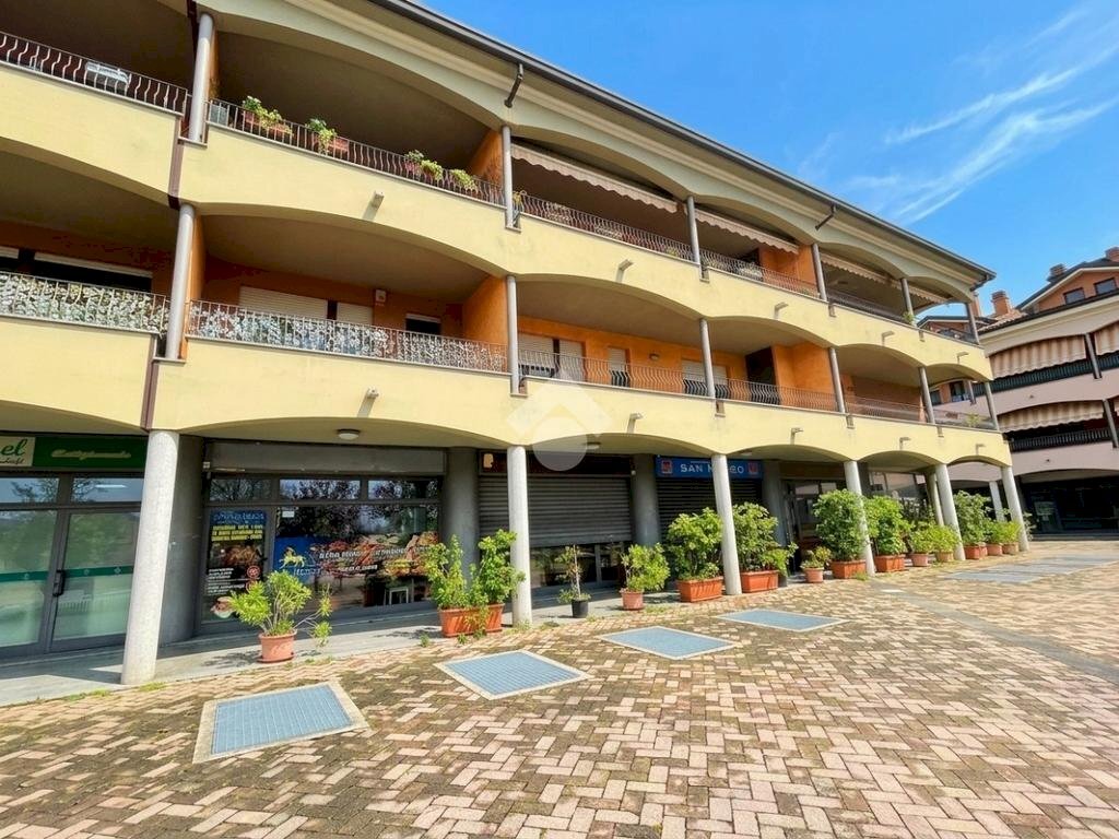 Three-room apartment Via Carlo Mazzola, Peschiera Borromeo - photo 1