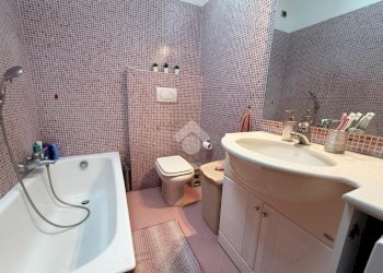 Three-room apartment Via Carlo Mazzola, Peschiera Borromeo - photo 7