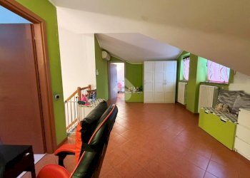 Three-room apartment Via Carlo Mazzola, Peschiera Borromeo - photo 10