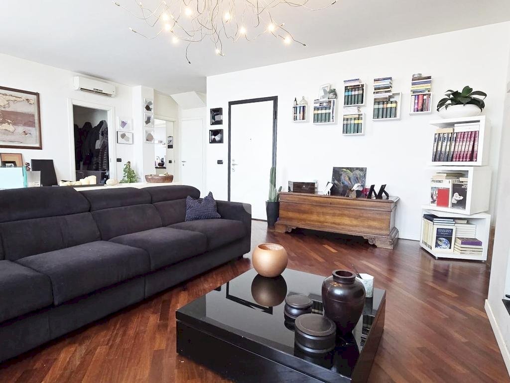 Four-room apartment Via Umbria, Peschiera Borromeo - photo 2