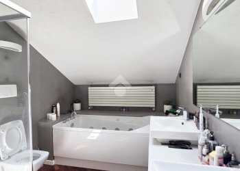 Four-room apartment Via Umbria, Peschiera Borromeo - photo 19