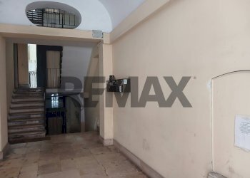 Hall / corridoio - Trilocale Via Luigi Zuppetta
 
30, Bari - foto 10