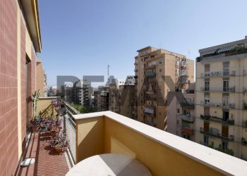 Balcone - Trilocale Viale Unita' D'italia
 
63/6, Bari - foto 9