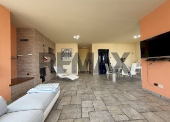 Sala da pranzo - Villa VIA GASPAROTTO
 
12/B, Cantello - foto 11