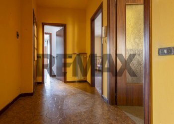 Hall / corridoio - Semi-detached house Via Dei Fabi
 
9, Cugliate-Fabiasco - photo 18