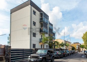 Edificio all\'aperto - Quadrilocale Via Carlo Pisacane
 
3, Catania - foto 4