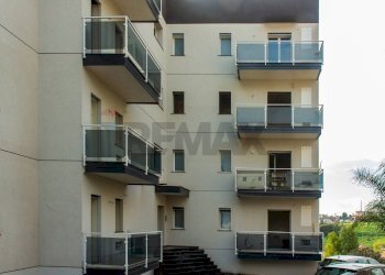 Edificio all\'aperto - Quadrilocale Via Carlo Pisacane
 
3, Catania - foto 5
