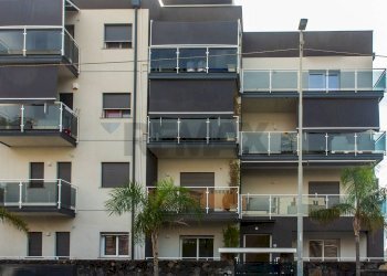 Edificio all\'aperto - Quadrilocale Via Carlo Pisacane
 
3, Catania - foto 6