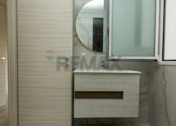 Bagno - Quadrilocale Via Carlo Pisacane
 
3, Catania - foto 31