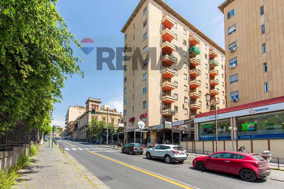 Edificio all\'aperto - Attività Commerciale Via Etnea
740, Catania - foto 2