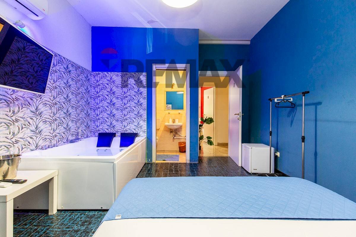 Camera / camera da letto - Attività Commerciale Via Etnea
740, Catania - foto 3
