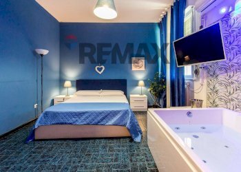 Camera / camera da letto - Attività Commerciale Via Etnea
740, Catania - foto 1