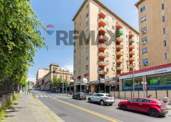 Edificio all\'aperto - Attività Commerciale Via Etnea
740, Catania - foto 2