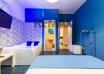 Camera / camera da letto - Attività Commerciale Via Etnea
740, Catania - foto 3