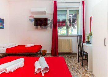 Camera / camera da letto - Attività Commerciale Via Etnea
740, Catania - foto 15