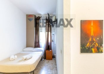 Camera / camera da letto - Attività Commerciale Via Etnea
740, Catania - foto 26