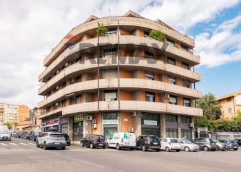 Edificio all\'aperto - Appartamento Via Orazio Condorelli
 
7, Catania - foto 2