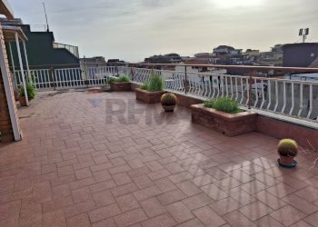 Terrazza - Trilocale via  Giacomo Matteotti
 
162, Misterbianco - foto 5