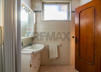 Bagno - Trilocale via  Giacomo Matteotti
 
162, Misterbianco - foto 23
