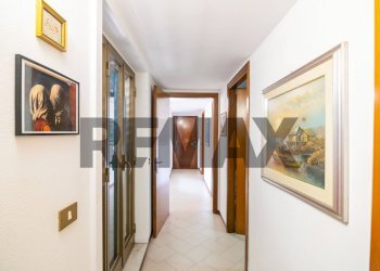 Hall / corridoio - Quadrilocale Via Medea
 
11c, Catania - foto 18