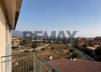 Balcone - Apartment Corso Messina
 
7, Giarre - photo 2
